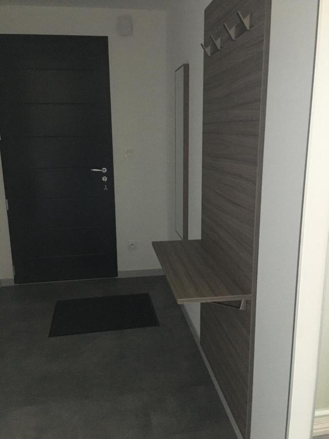 Appartement T2 Independant Dans Maison Pugny-Chatenod Exterior foto